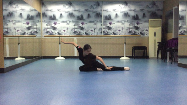 因很多学员的要求 都想学蒙古族舞蹈最近准. 来